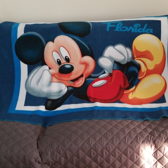 Disney Other - Mickey Throw